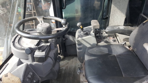 ขาย รถตัก CAT 924H รถพร้อมใช้งาน ระบบไฟเต็ม เอกสารเล่มทะเบียนเต็ม ราคาต่อรองได้