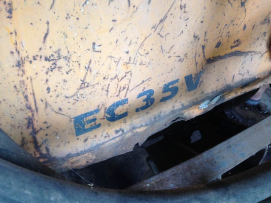 ปั๊มลม Komatsu EC35V 8bar พร้อมใช้งาน ปั๊มลม Komatsu EC35V 8bar พร้อมใช้งาน