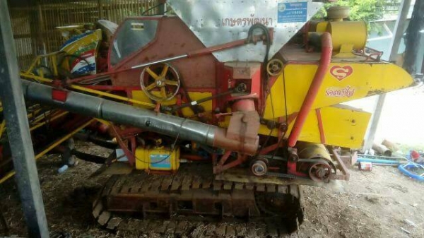 ขายรถเกี่ยวข้าว เกษตรพัฒนาไอ้หนุ่มไวไฟปี51ช่วงล่าง12ปั๊ม23อีซูซุ210 6HH1เอกสารครบ