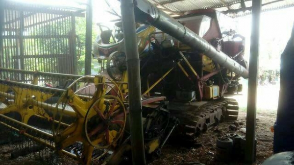 ขายรถเกี่ยวข้าว เกษตรพัฒนาไอ้หนุ่มไวไฟปี51ช่วงล่าง12ปั๊ม23อีซูซุ210 6HH1เอกสารครบ