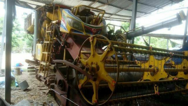 ขายรถเกี่ยวข้าว เกษตรพัฒนาไอ้หนุ่มไวไฟปี51ช่วงล่าง12ปั๊ม23อีซูซุ210 6HH1เอกสารครบ