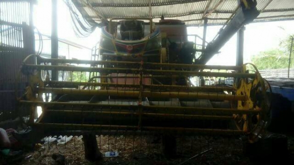 ขายรถเกี่ยวข้าว เกษตรพัฒนาไอ้หนุ่มไวไฟปี51ช่วงล่าง12ปั๊ม23อีซูซุ210 6HH1เอกสารครบ