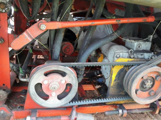 ขายรถเกี่ยวข้าวศักดิ์พัฒนาSS501T 210แรง6HH1 ช่วงล่าง10อุ้ม1.5ตัน สภาาพร้อมใช้งาน