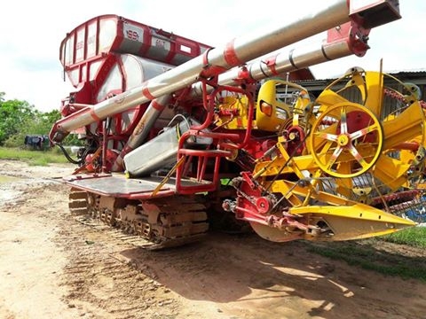 ขายรถเกี่ยวข้าวศักดิ์พัฒนาSS501T 210แรง6HH1 ช่วงล่าง10อุ้ม1.5ตัน สภาาพร้อมใช้งาน