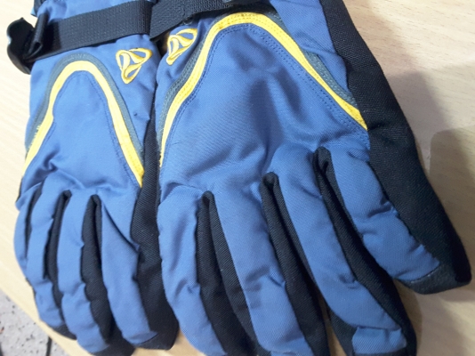 ถุงมือจากตู้ญี่ปุ่น Access under Glove size:M 56\%Nylon 44\%Pvc ถุงมือจากตู้ญี่ปุ่น Access under Glove size:M 56\%Nylon 44\%Pvc