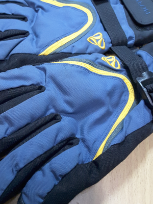 ถุงมือจากตู้ญี่ปุ่น Access under Glove size:M 56\%Nylon 44\%Pvc