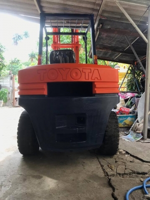 toyota รุ่น 5 ยกได้ 4.5 ตัน toyota รุ่น 5 ยกได้ 4.5 ตัน