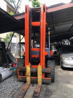 toyota รุ่น 5 ยกได้ 4.5 ตัน toyota รุ่น 5 ยกได้ 4.5 ตัน