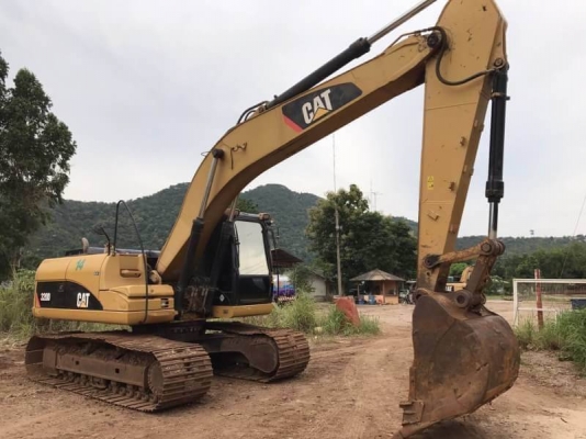 CAT 320D