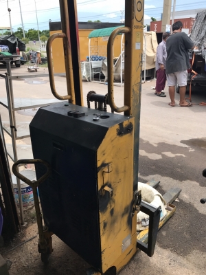 ขาย แฮนลิฟ ยกของ ใช้แบตเตอรรี่ ยก500 ก ก. ยกสูง 1.50 ม ขาย 16000