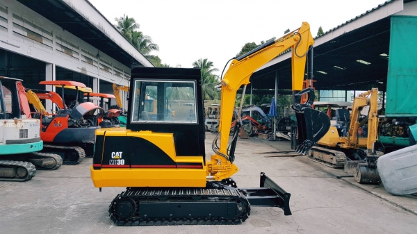ขาย รถขุด MITSUBISHI รุ่น ME30 มือสองญี่ปุ่น แทรกเหล็ก สลัก บูทเอวแน่น 100\% ปั้มนิ้ว มาพร้อม หัวเก๋ง สวยพร้อมใช้งาน ทำสี CAT เพื่อความสวยงามเท่านั้น มือถือ 0818753444  สอบถามเพิ่มเติมได้ที่ http://line.me/ti/p/mFkzr50JVd