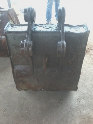 ขายบุ้งกี๋   รถขุด60 / สลัก50มิล /ซอกแขน18.5 เซนติเมตร /ปากกว้าง68 เซนติเมตร เก่านอกขายราคา 13,000 บาท