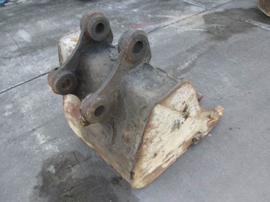 ขายบุ้งกี๋   รถขุด60 / สลัก50มิล /ซอกแขน18.5 เซนติเมตร /ปากกว้าง68 เซนติเมตร เก่านอกขายราคา 13,000 บาท