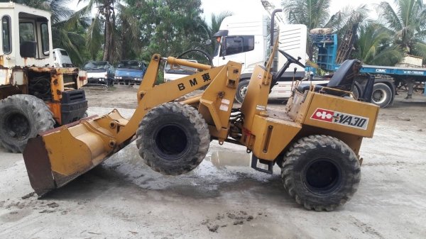 ขายรถตักล้อยาง   KOMATSU รุ่น  WA30-1 ปี1983 เครื่องยนต์ 2D942 เก่านอก มีเอกสาร พร้อมขาย  ใช้งานได้จริงค่ะ ขายราคา265,000 บาท