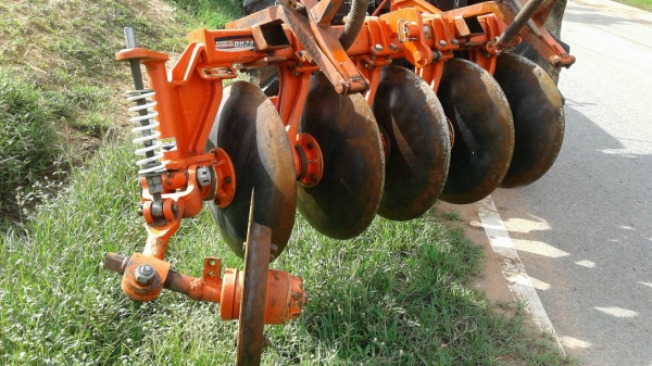 ตัดราคาเลยครับ ขายตามสภาพครับ 90\%ครับไม่รวมคราดนะครับ