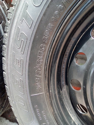 กะทะล้อขอบ15 ขนาด 5 รู ใส่ไมตี้ วีโก้ พร้อมยาง 205/70R15 DEESTONE ชุด 4 ล้อ โทร.081-427-3941