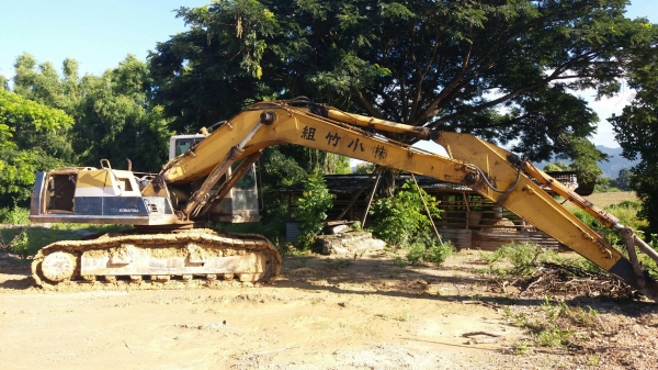 ประกาศขาย แม็คโคร PC200 รุ่น 5 มีเล่ม พร้อมโอน