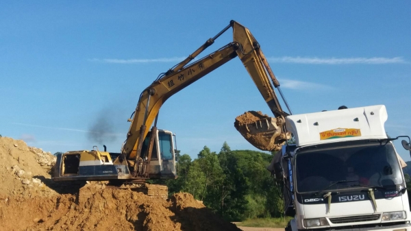 ประกาศขาย แม็คโคร PC200 รุ่น 5 มีเล่ม พร้อมโอน