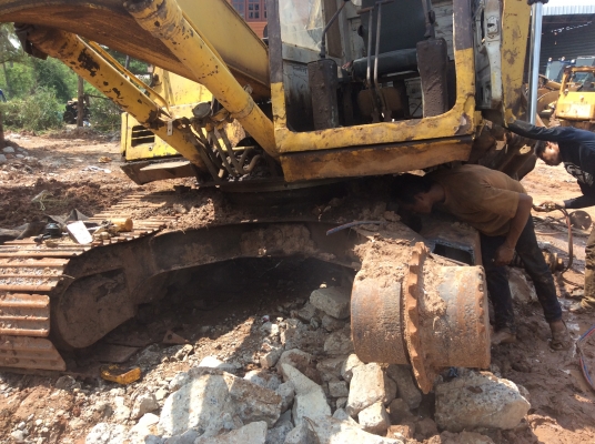 ตัดอะไหล่ครับkomatsu pc120-5 สนใจอะไหล่ตัวไหนสอบถามได้ ตัดอะไหล่ครับkomatsu pc120-5 สนใจอะไหล่ตัวไหนสอบถามได้