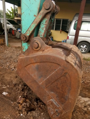 ขออณุญาติขายรถ KOBELCO SK200มาคชิกYN08  ไฟฟ้าครบเอกสารตามได้ขายแบบโยนเอกสารพร้อมช้งาน ราคา 930000สนใจติดต่อ 0853224877-0988930465