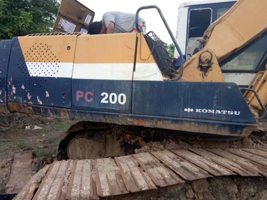 ขออณุญาติขายรถ PC200-5 ไฟฟ้าครบเอกสารใบชื้อขายช่วงล่างเต็มเครื่องปั้มดีเอวดีราคาจาก680000 อยากขาย 580000 ด่วนครับสนใจติดต่อ 0853224877-0988930465