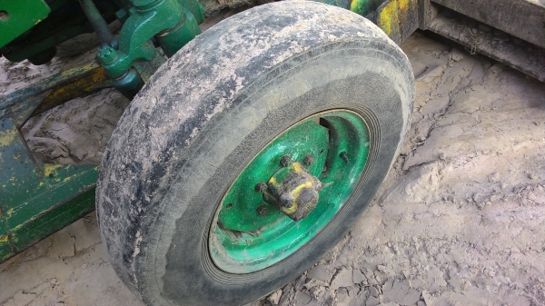 รถไถจอนเดียร์ 2456 รถไถสภาพสวยเฟี๊ยบ