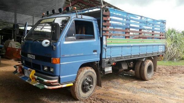 ISUZU NPR 115