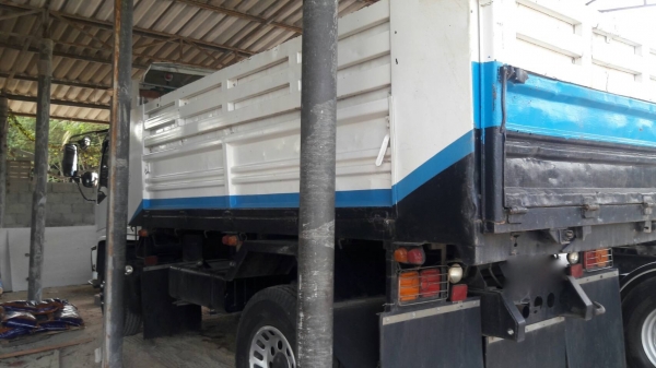 รถอีซูซุ 6 ล้อดั้ม FTR 200 แรงม้า. ปี 50. สนใจติดต่อ 081 - 6079515 รถอีซูซุ 6 ล้อดั้ม FTR 200 แรงม้า. ปี 50. สนใจติดต่อ 081 - 6079515
