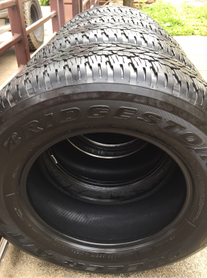 ยาง Bridgestone 265 65 17 ปลายปี15 ดอกเต็ม สวยคม ใช้ยาว ราคาไม่แพง ยาง Bridgestone 265 65 17 ปลายปี15 ดอกเต็ม สวยคม ใช้ยาว ราคาไม่แพง