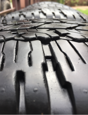 ยาง Bridgestone 265 65 17 ปลายปี15 ดอกเต็ม สวยคม ใช้ยาว ราคาไม่แพง ยาง Bridgestone 265 65 17 ปลายปี15 ดอกเต็ม สวยคม ใช้ยาว ราคาไม่แพง