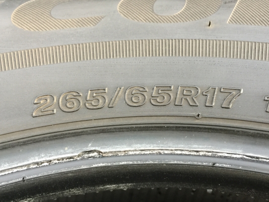 ยาง Bridgestone 265 65 17 ปลายปี16 ดอกเต็ม ไม่มีปะ ใช้ยาว ราคาไม่แพง