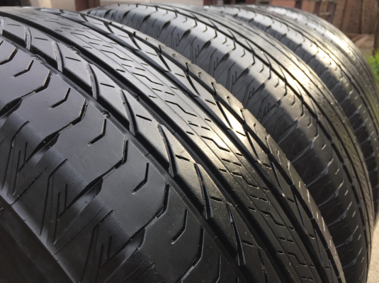 ยาง Bridgestone 265 65 17 ปลายปี16 ดอกเต็ม ไม่มีปะ ใช้ยาว ราคาไม่แพง