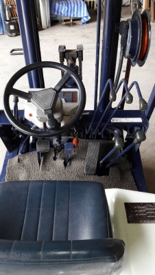 ขายโฟล์คลิฟท์ komatsu ขนาด1.5ตัน เครื่องดีเซล เสา3ม. งาสไลด์ซ้าย ขวา เกียร์ธรรมดา ยางตัน