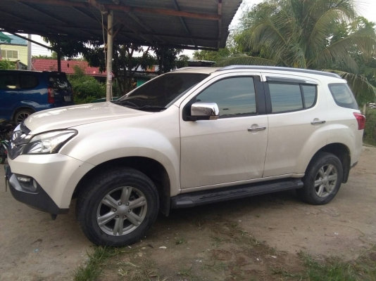 ขายด่วนมิวx ปี2016 วิ่ง70000กว่าโล ตัวทอปเครื่อง2500ราคา850000โทร0816647789