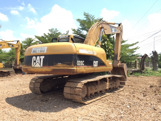 ขายด่วน CAT 320C สภาพพร้อมใช้งาน เครื่องปั้มดี โซ่หนา ไฟฟ้าตัดมอเตอร์คันเร่ง รถทำงานปกติ เอกสารเล่มทะเบียน สนใจโทรสอบถาม 093-0764943  088-3223272 K ตั้ม