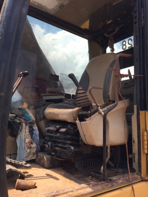 ขายด่วน CAT 320C สภาพพร้อมใช้งาน เครื่องปั้มดี โซ่หนา ไฟฟ้าตัดมอเตอร์คันเร่ง รถทำงานปกติ เอกสารเล่มทะเบียน สนใจโทรสอบถาม 093-0764943  088-3223272 K ตั้ม