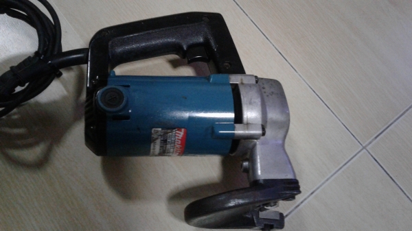 กรรไกรไฟฟ้า makita แท้