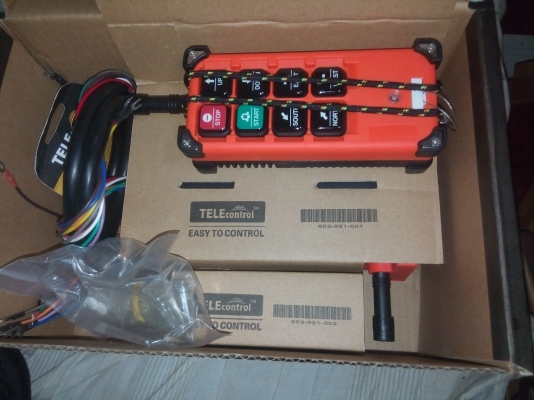 รีโมตไร้สายที่ใช้ในงานรอกไฟฟ้าเครนไฟฟ้า