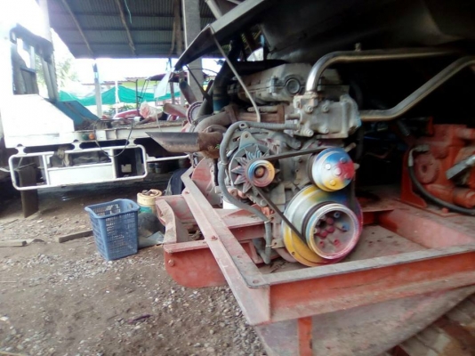 ขายรถเกี่ยวข้าว ไทยเจริญ2.5ตัน เครื่องHINO JO8Cทรู260โบว์เดิมช่วงล่าง12ปั๊มเช็คพร้อมลุยงานช่วงล่างเต็ม