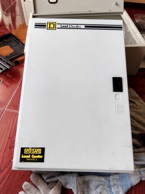 ตู้โหลดไฟฟ้า 3 เฟส SQUARE D