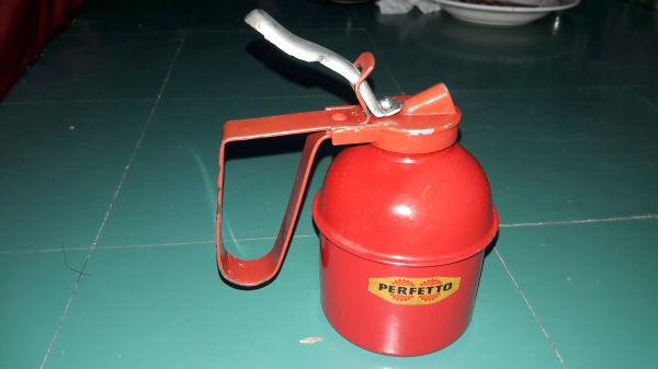 ขายกาหยอดน้ำมันงานเก่าเก็บอิตาลี PERFETTO MADE IN ITALY.