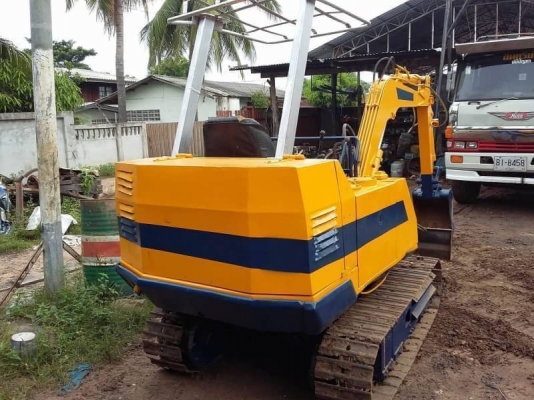 ขาย 135,000 บาท  KOMATSU PC20-2 เครื่องดี ปั้มแรง โช่หนา เอวแน่น เอกสารชื้อขาย   รถอยู่ จ.บุรีรัมย์  090-772-3710 090-772-3708