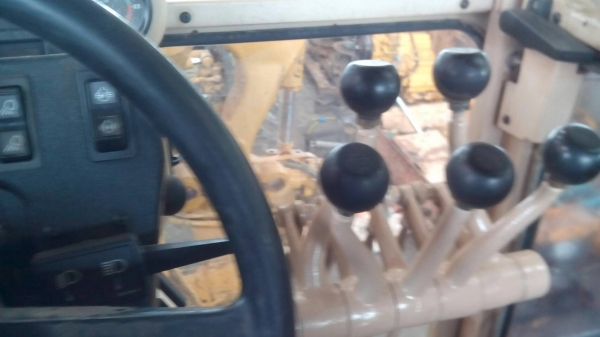 รถเก่าญี่ปุ่น แคท 140H ราคา 4,400,000 แอร์เย็นสบาย รถภาคกลาง