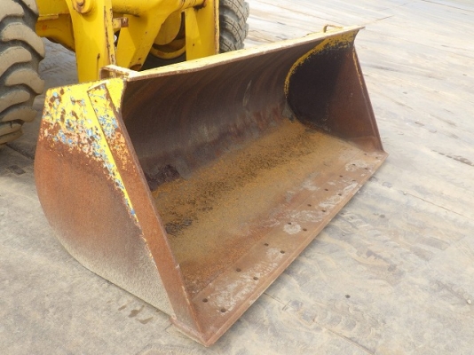 ขายรถตัก ยี่ห้อ KOMATSU รุ่น JH63K ขายรถตัก ยี่ห้อ KOMATSU รุ่น JH63K