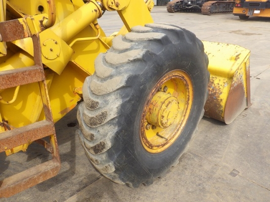 ขายรถตัก ยี่ห้อ KOMATSU รุ่น JH63K ขายรถตัก ยี่ห้อ KOMATSU รุ่น JH63K