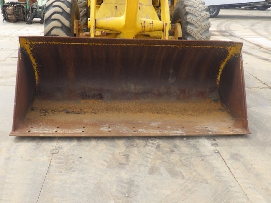 ขายรถตัก ยี่ห้อ KOMATSU รุ่น JH63K ขายรถตัก ยี่ห้อ KOMATSU รุ่น JH63K