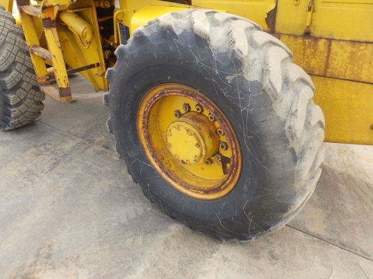 ขายรถตัก ยี่ห้อ KOMATSU รุ่น JH63K ขายรถตัก ยี่ห้อ KOMATSU รุ่น JH63K