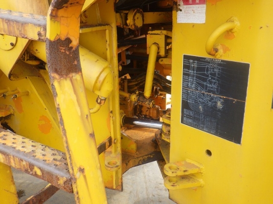 ขายรถตัก ยี่ห้อ KOMATSU รุ่น JH63K ขายรถตัก ยี่ห้อ KOMATSU รุ่น JH63K