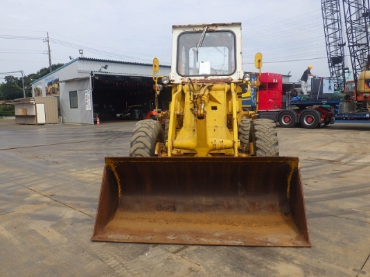 ขายรถตัก ยี่ห้อ KOMATSU รุ่น JH63K ขายรถตัก ยี่ห้อ KOMATSU รุ่น JH63K