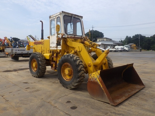 ขายรถตัก ยี่ห้อ KOMATSU รุ่น JH63K ขายรถตัก ยี่ห้อ KOMATSU รุ่น JH63K